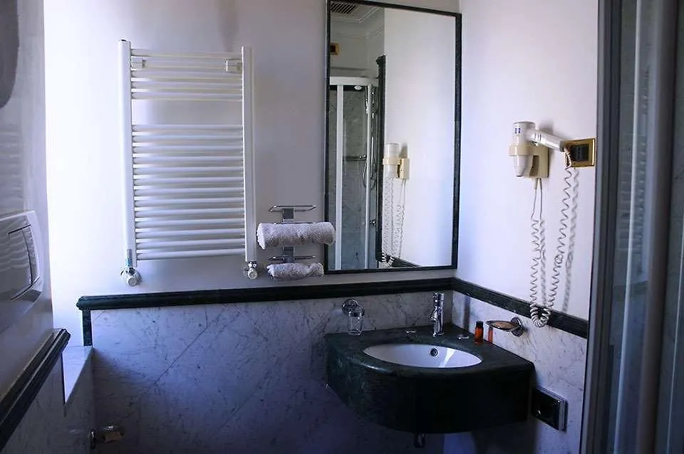 Hotel Relais Patrizi Rome 4*,